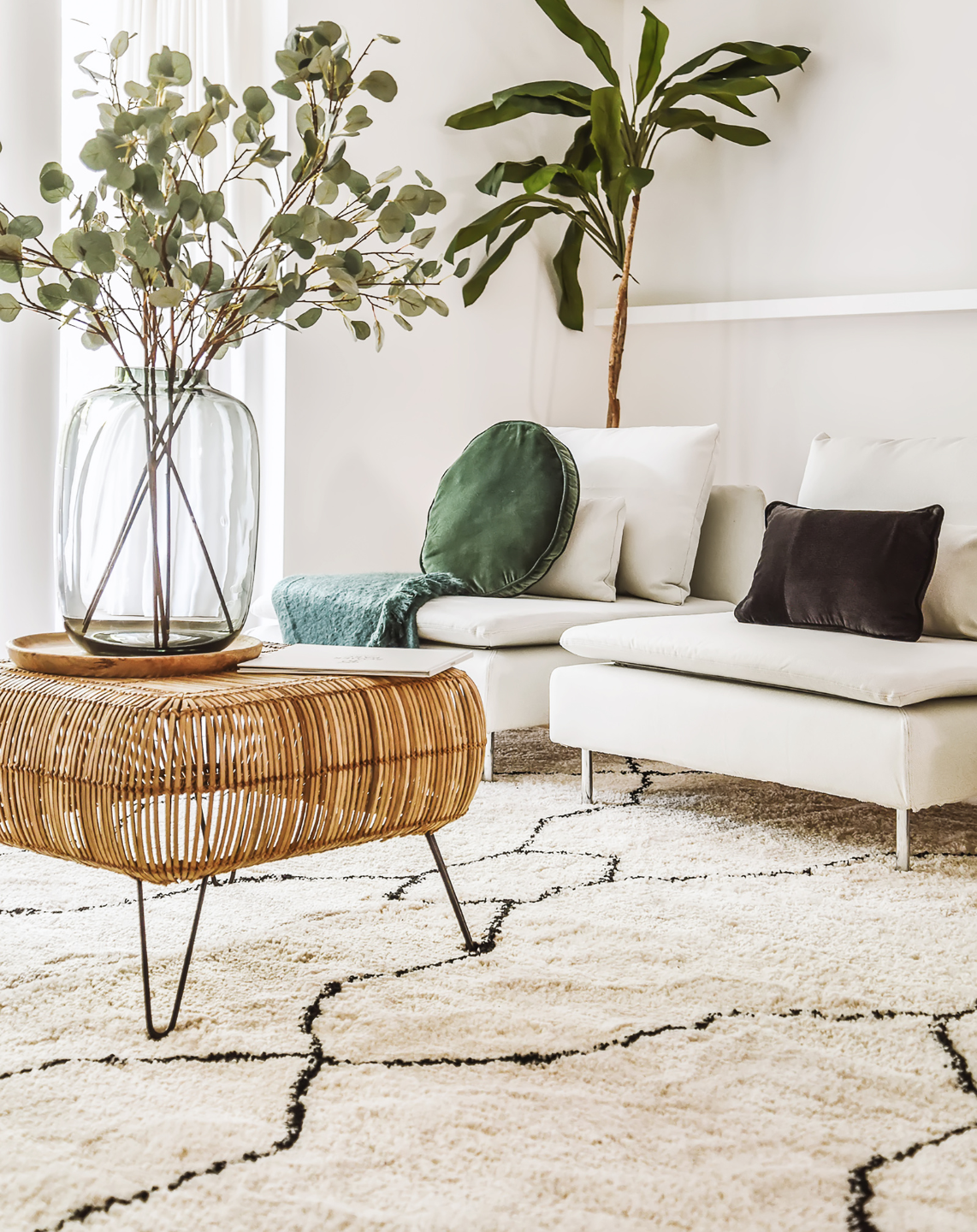 Plush carpet in a living room at home. 